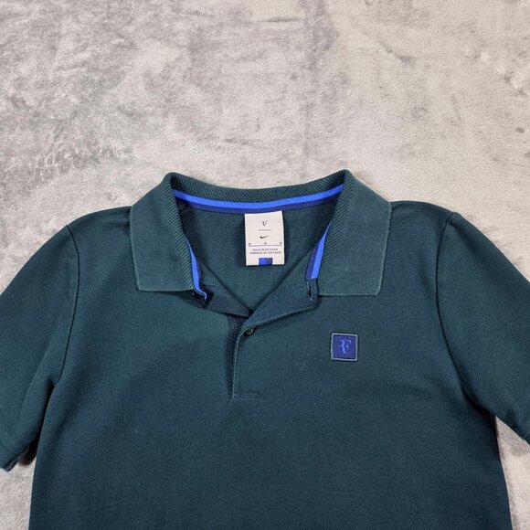 Nike Roger Federer Polo Boys Medium Green Essential Tennis Shirt Preppy - Picture 2 of 8